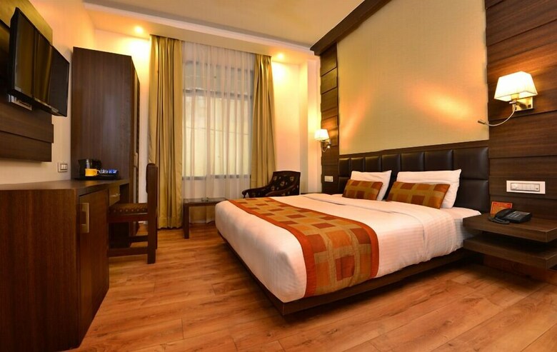 Hotel Metro Heights