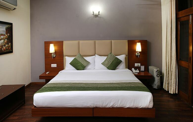 Hotel Ahuja Residency Gurgaon