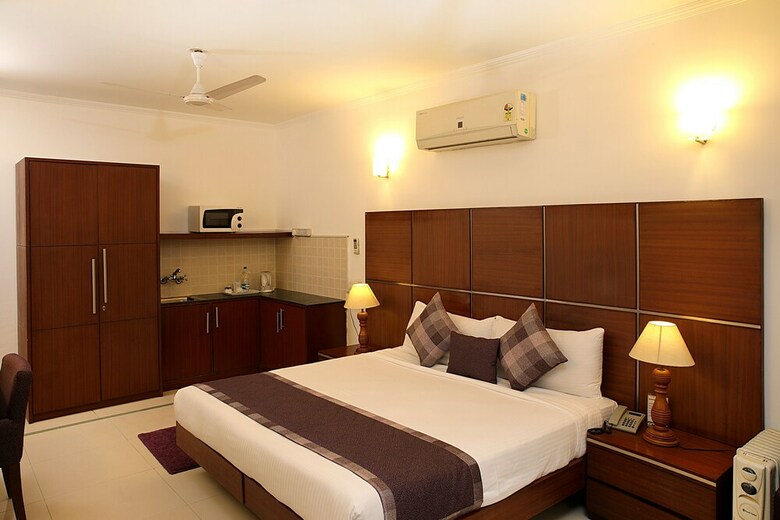 Hotel Ahuja Residency Gurgaon