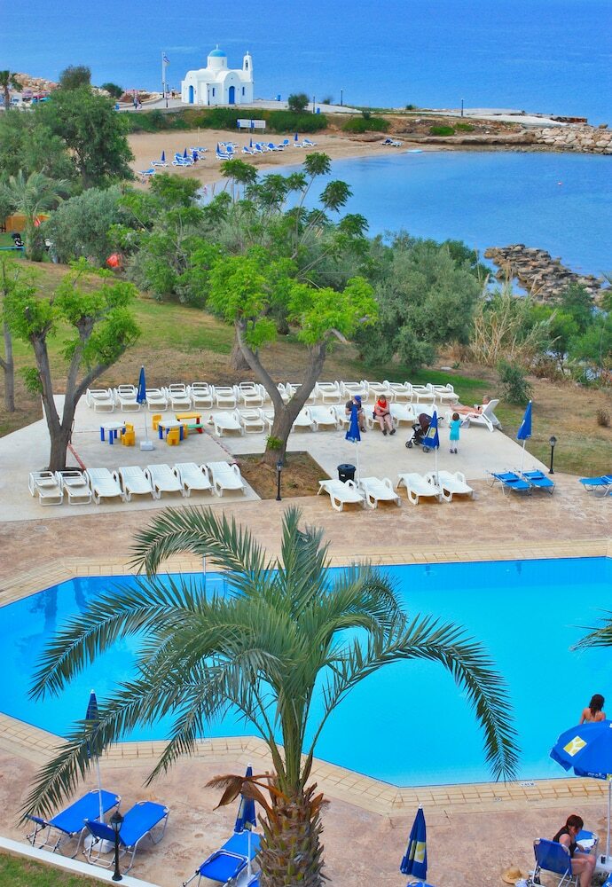 Aparthotel Myroandrou Beach Apartments