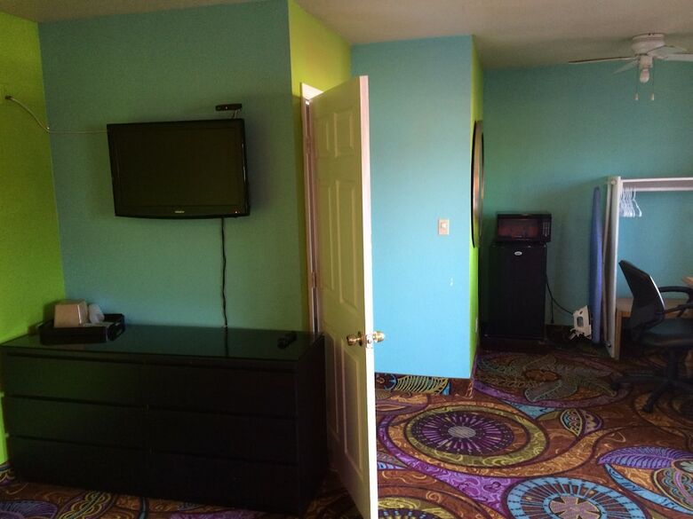 Long Beach Motel