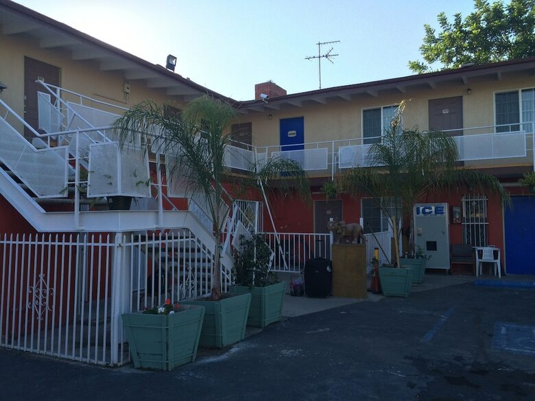 Long Beach Motel