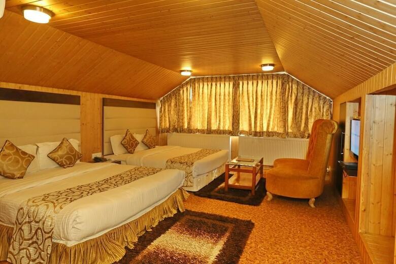 Hotel Pine Spring Gulmarg