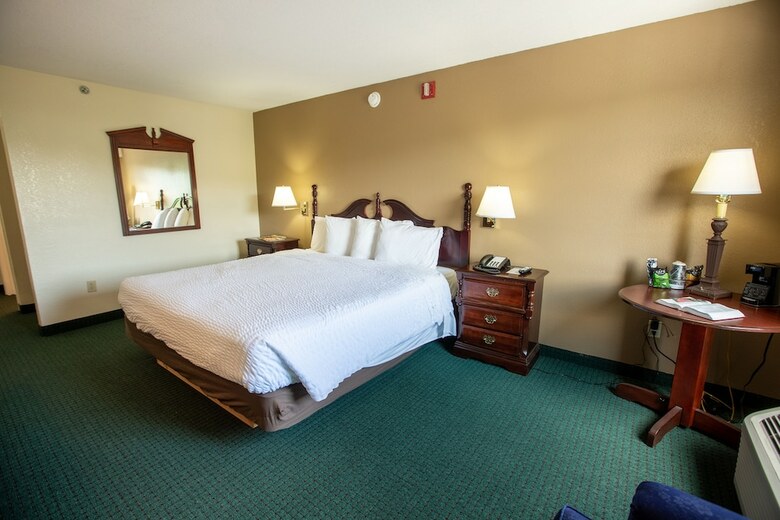 Hotel Rosebud Inn