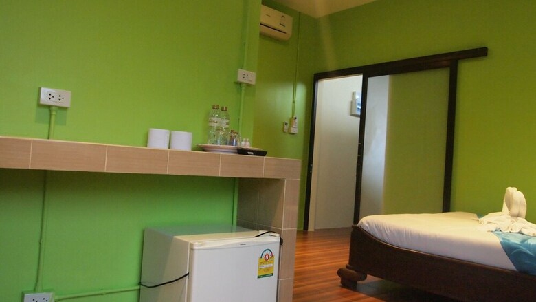 Hostal Phatchara Boutique Hotel - Hostel