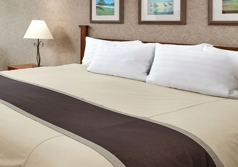 Hotel Cavalier Oceanfront Resort