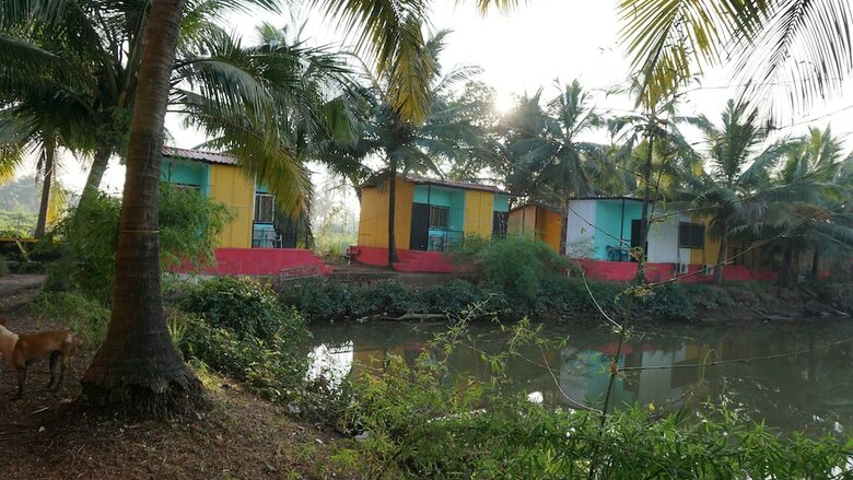 Hotel Om Lake Resort