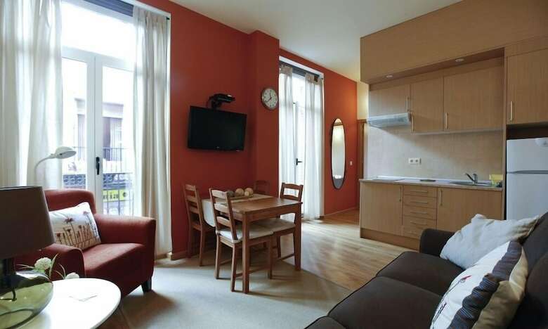Apartamentos Viviendas Tur�sticas Duque de Alba