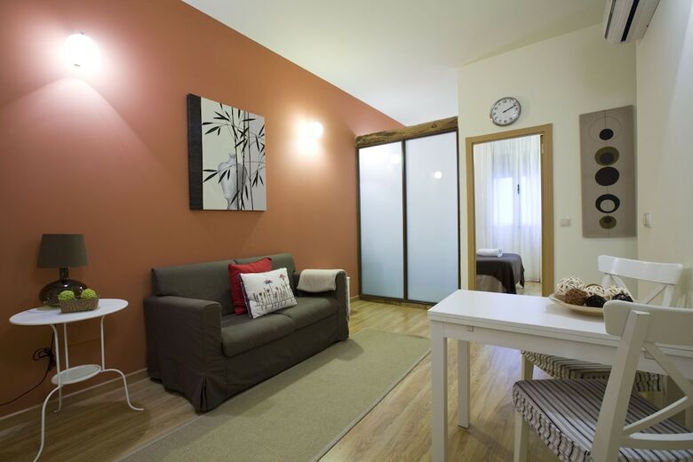 Apartamentos Viviendas Tur�sticas Duque de Alba