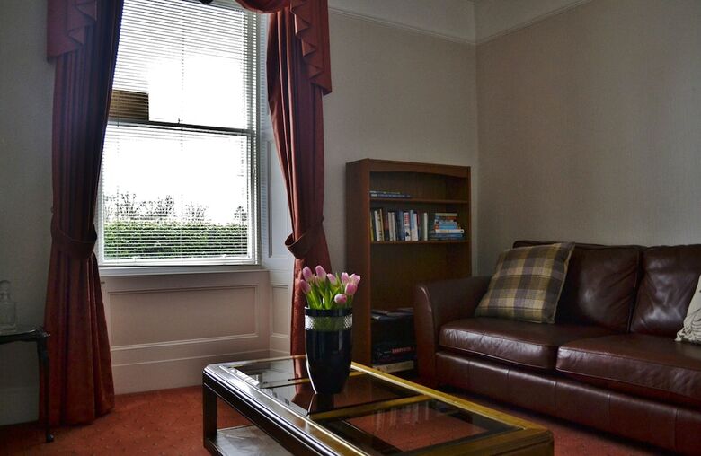 Bed & Breakfast Queensberry House