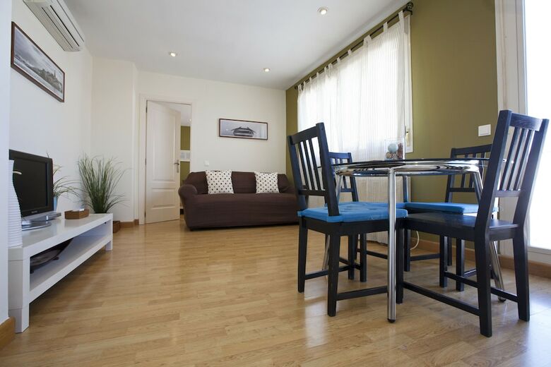 Apartamentos Alcal�