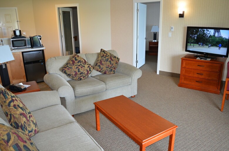 Hotel Inn On Long Lake