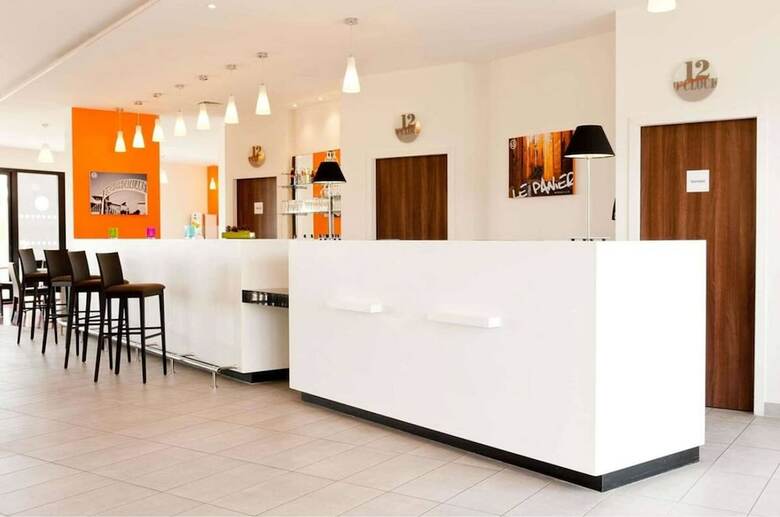Hotel Kyriad Marseille Provence - Airport
