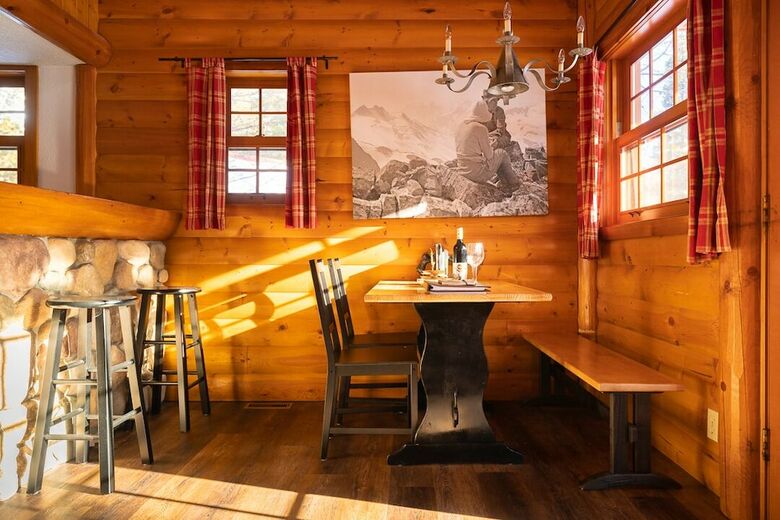 Hotel Baker Creek Mountain Resort