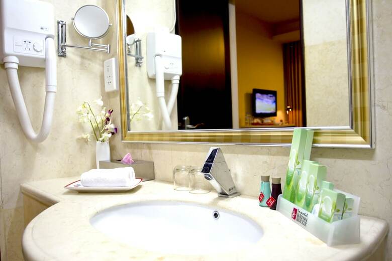 Innotel Luxury Business Hotel