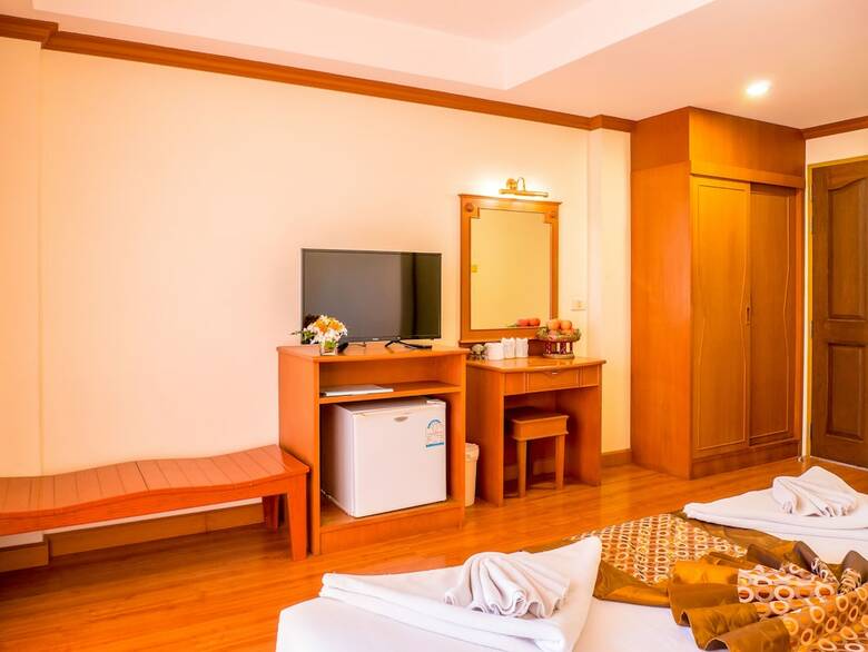 Chomsin Hua Hin Hotel
