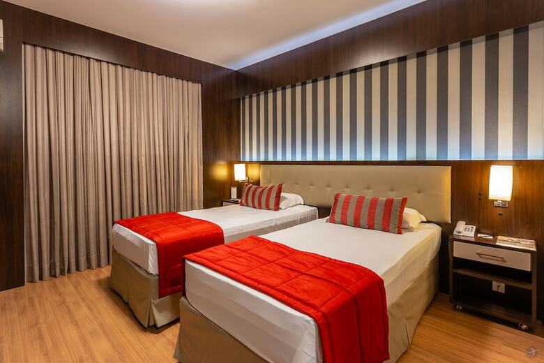 Hotel Faial Prime Su�tes