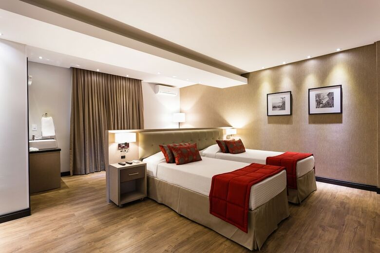 Hotel Faial Prime Su�tes