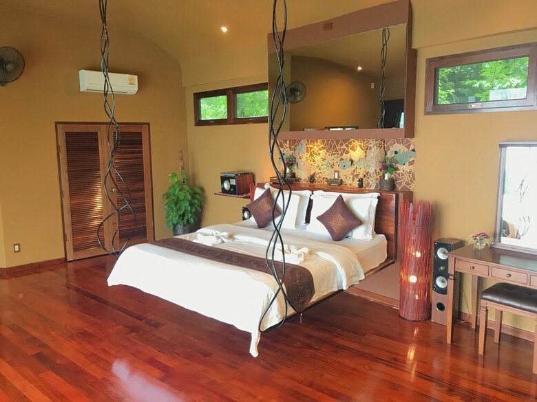 Monkey Flower Villas