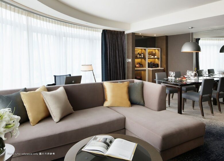 Royal Plaza Hotel