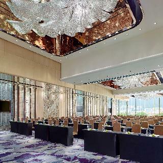 Royal Plaza Hotel