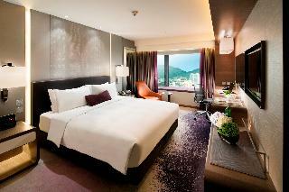 Royal Plaza Hotel