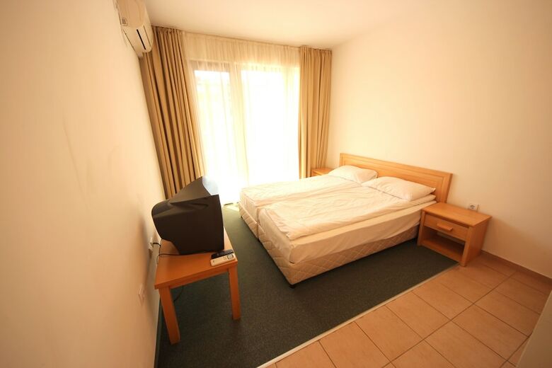 Menada Ravda Apartments