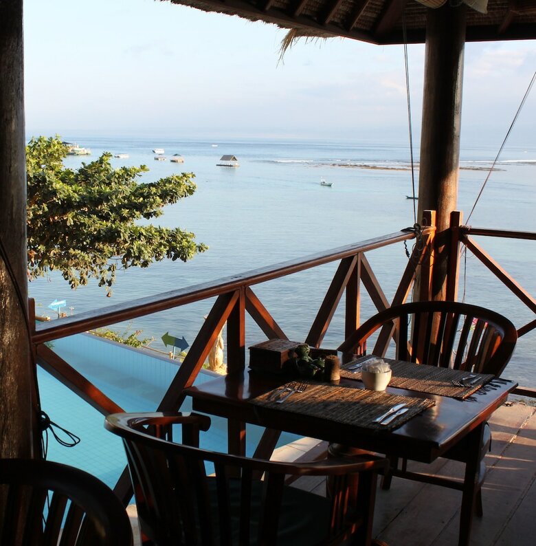 Hotel Coconuts Beach Resort