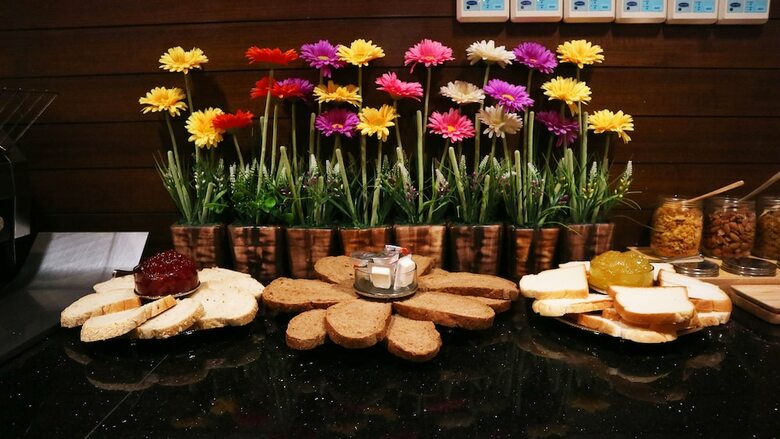 Aiyaree Place Hotel