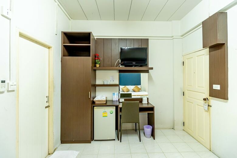 Hotel Riski Residence Bangkok-noi