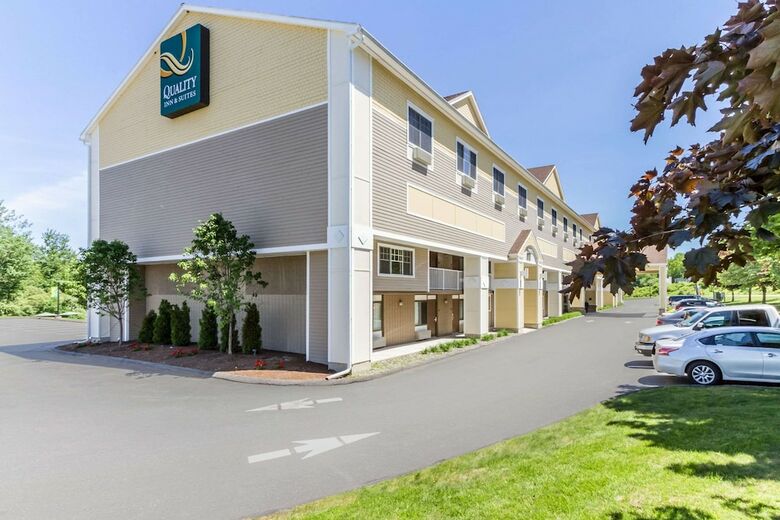 Quality Inn & Suites Evergreen Hotel