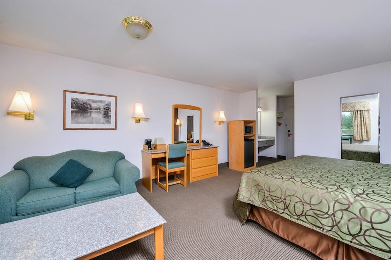Hotel Canadas Best Value Inn Valemount