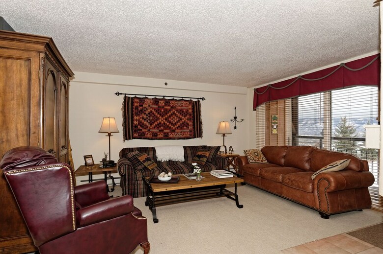 The Crestwood Condominiums