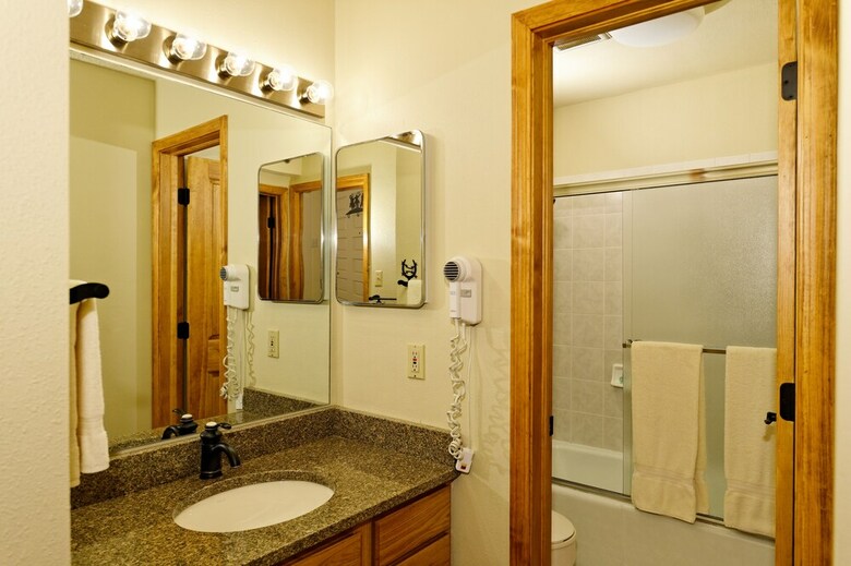 The Crestwood Condominiums