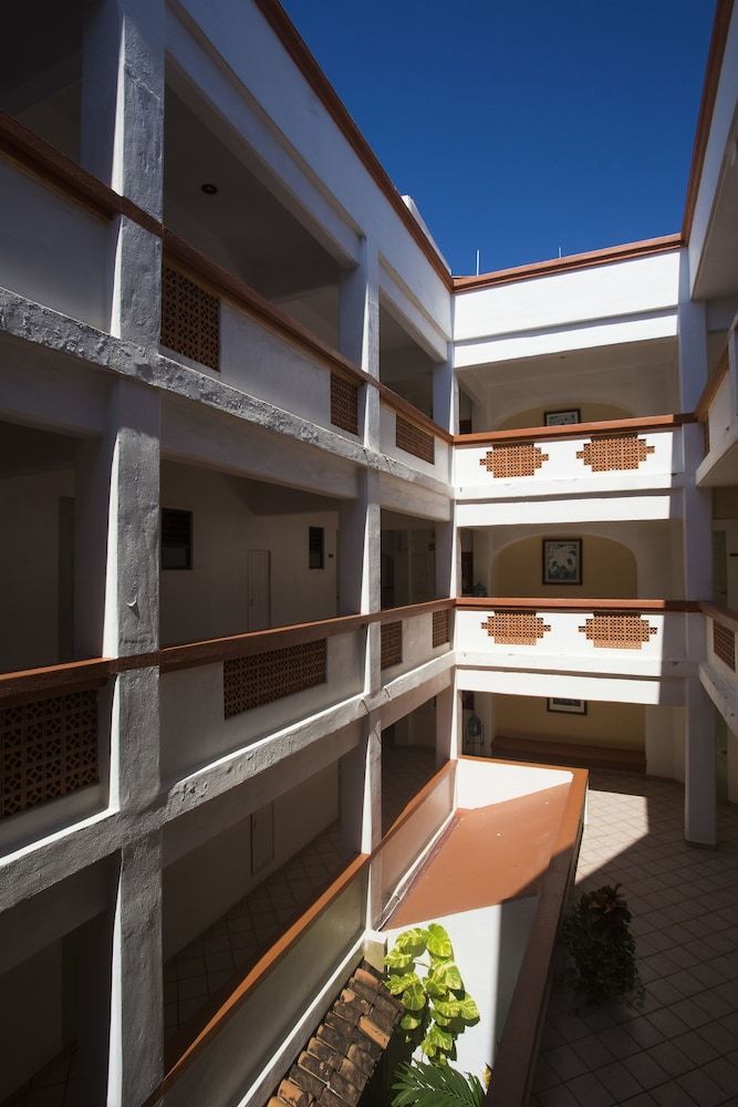 El Pescador Hotel
