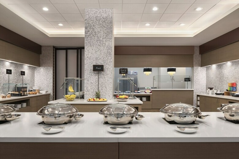Hotel Embassy Suites Cleveland Rockside