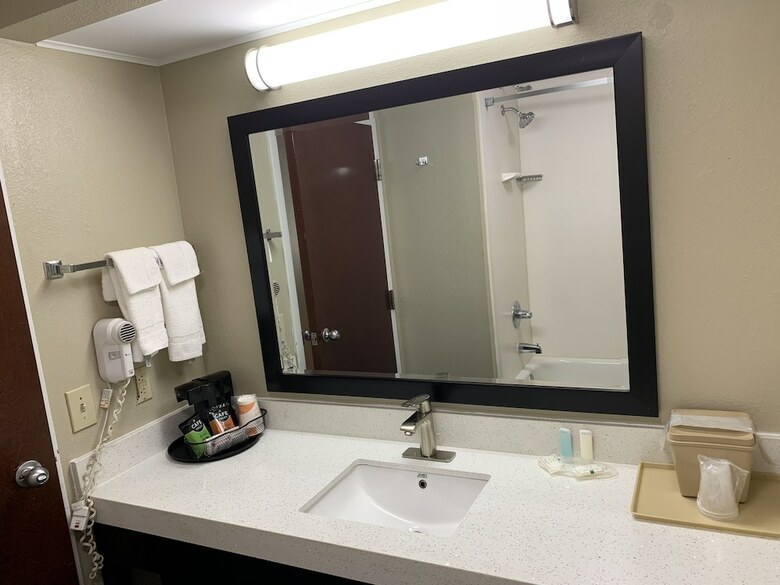 Hotel Quality Inn & Suites