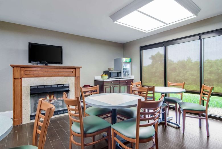 Hotel Quality Inn & Suites