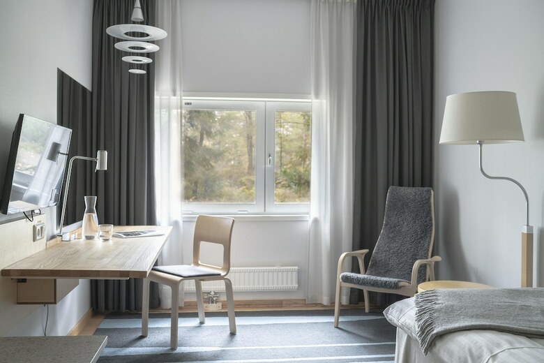 Hotel Djur�n�set