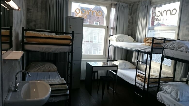 Hostal Amigo Budget Hostel