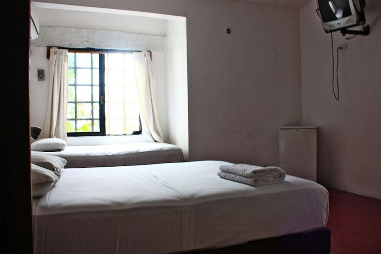 Hostal Haina Hostel