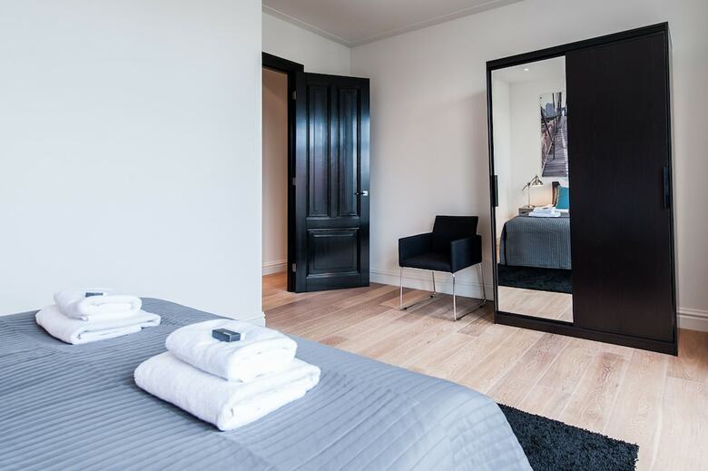 Short Stay Group Tropen Serviced Apartments
