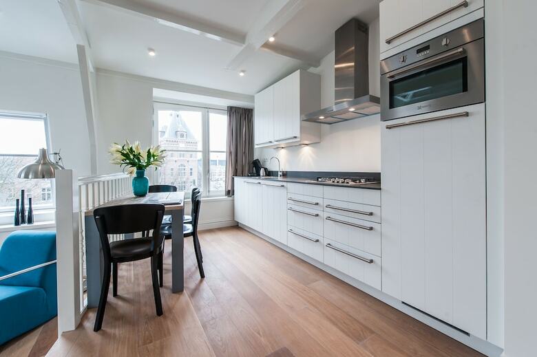 Short Stay Group Tropen Serviced Apartments