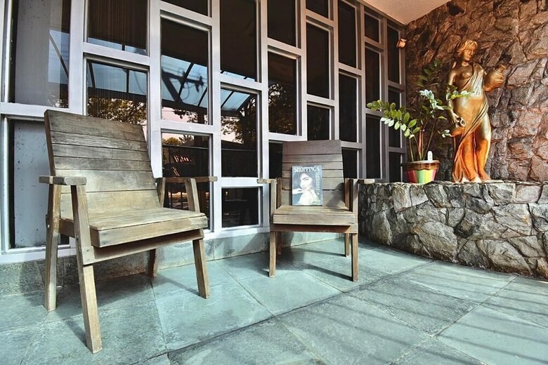Hotel Lawrence