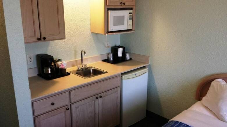 Hotel Cocoa Beach Suites