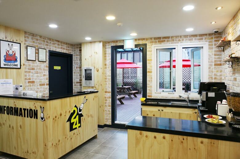 Hotel 24 Guesthouse Myeongdong Avenue