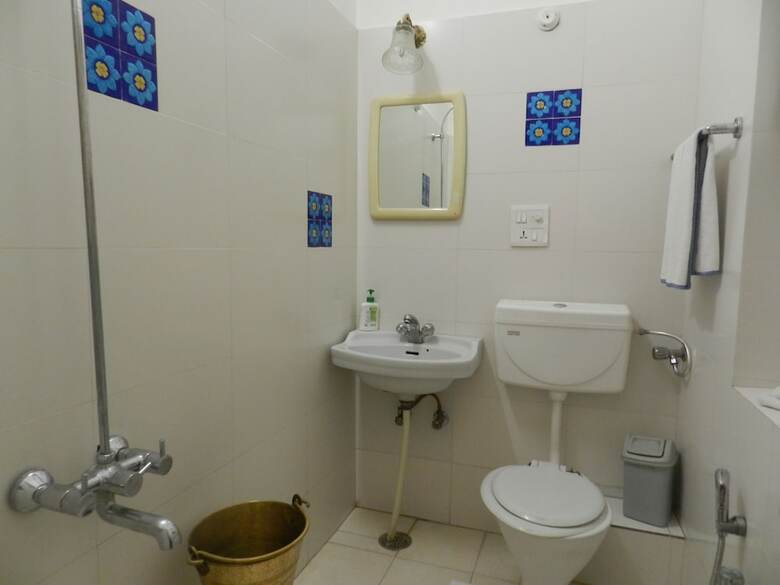 Hotel Arya Niwas