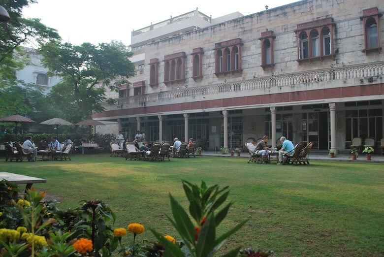 Hotel Arya Niwas
