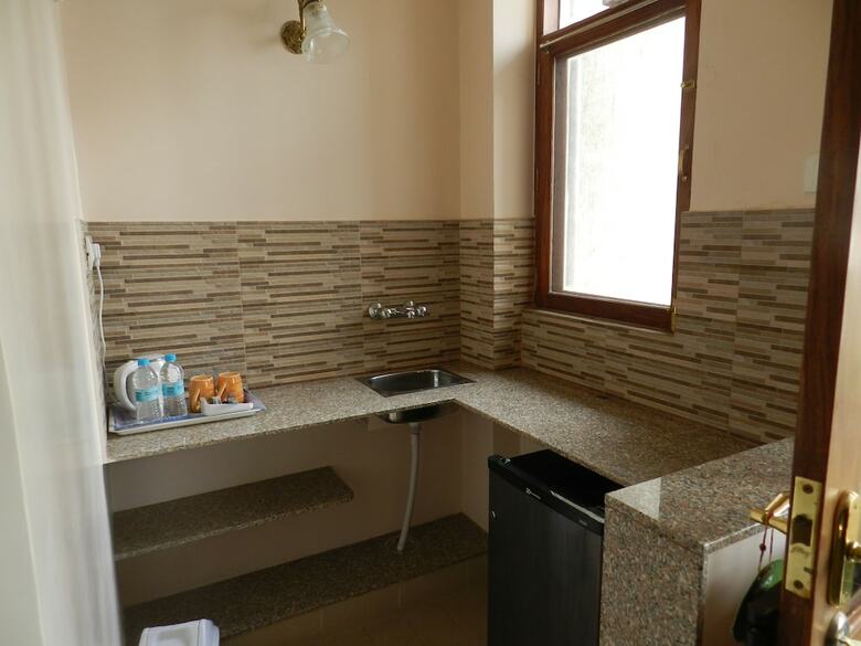 Hotel Arya Niwas