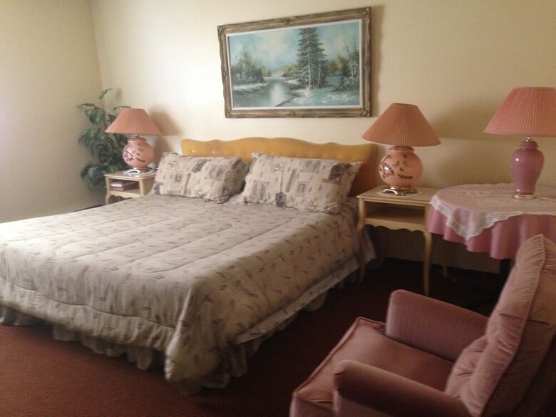 Motel Englehart Inn